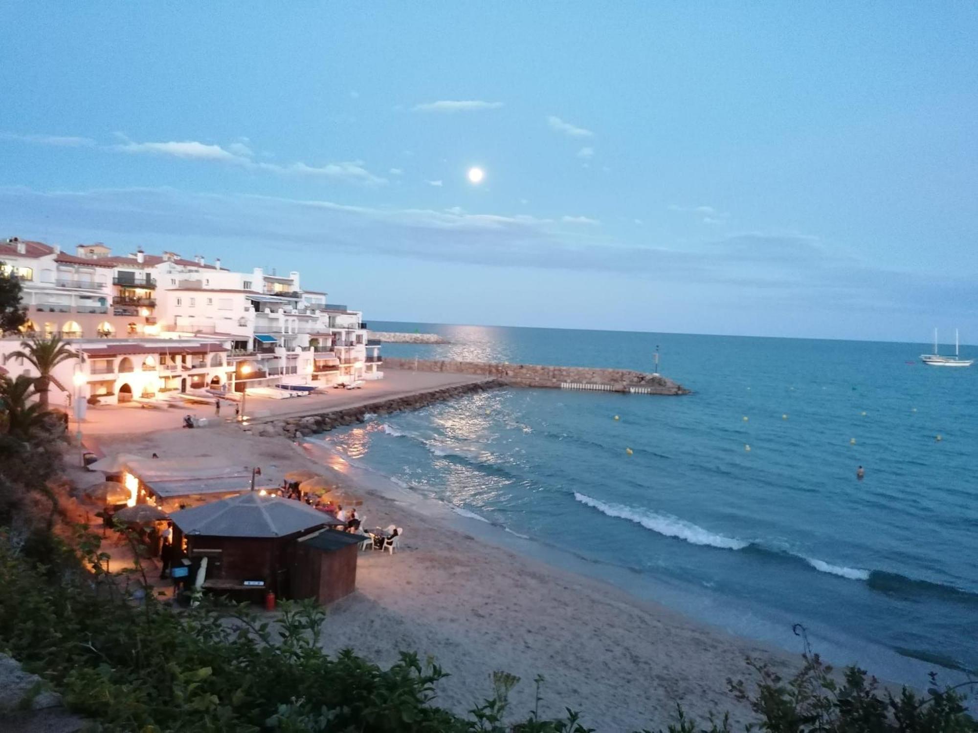 Lluna Beach Bara Roda de Bará Екстериор снимка